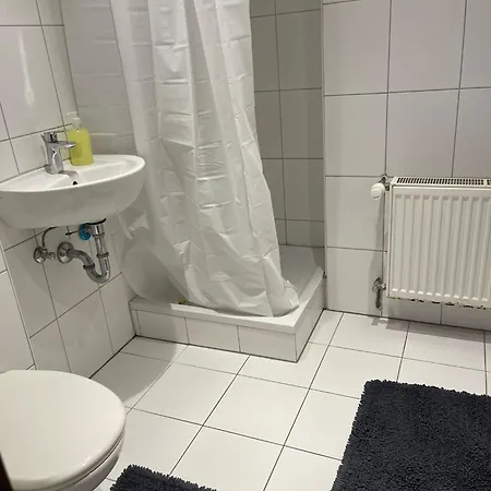 Apartamento Haus Zum Bacchus Privates Einzelzimmer Nahe Bahnhof Roemisches Theater,