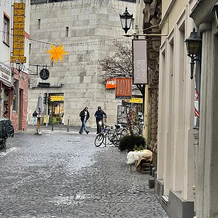 Apartamento Haus Zum Bacchus Privates Einzelzimmer Nahe Bahnhof Roemisches Theater, *