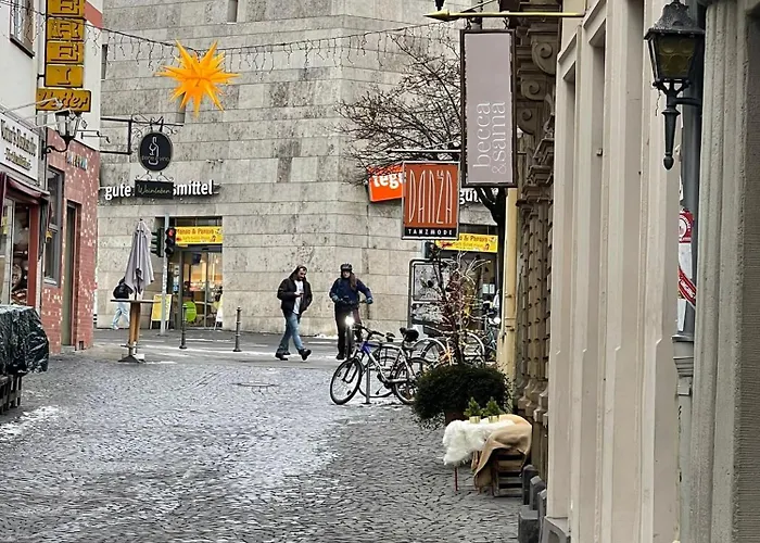 アパート Haus Zum Bacchus Privates Einzelzimmer Nahe Bahnhof Roemisches Theater, *